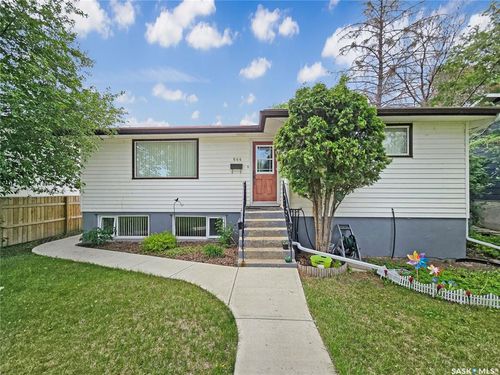 644 9th Ave Ne, Swift Current, SK, S9H2S6 | Card Image