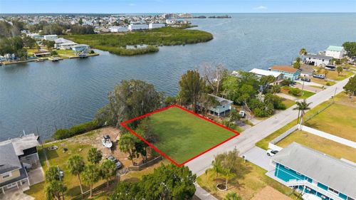 6646 Seaview Blvd, HUDSON, FL, 34667-1048 | Card Image