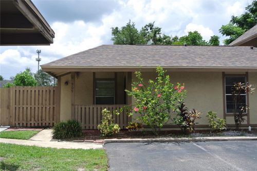 909 Buck Ct, BRANDON, FL, 33511-7311 | Card Image