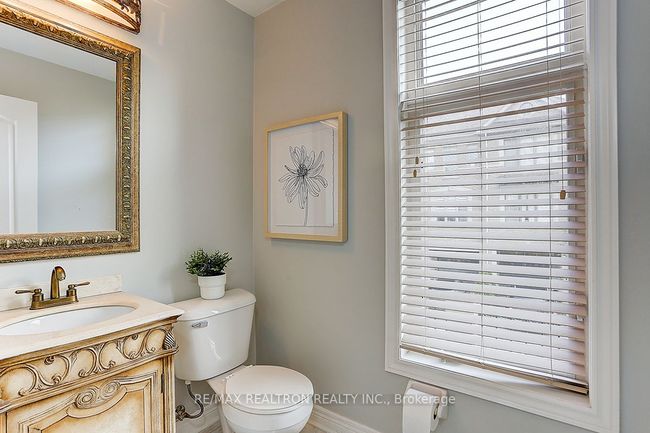 2 Henry Peters Lane, House attached with 3 bedrooms, 3 bathrooms and null parking in Vaughan ON | Image 18