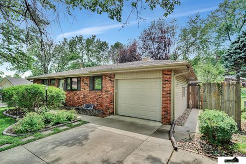 629 Sierra Dr, Lincoln, NE, 68505-2708 | Card Image