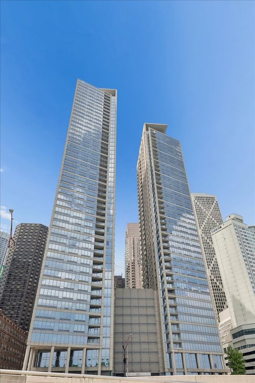 1305-600 N Lake Shore Dr, Chicago, IL, 60611-5081 | Card Image
