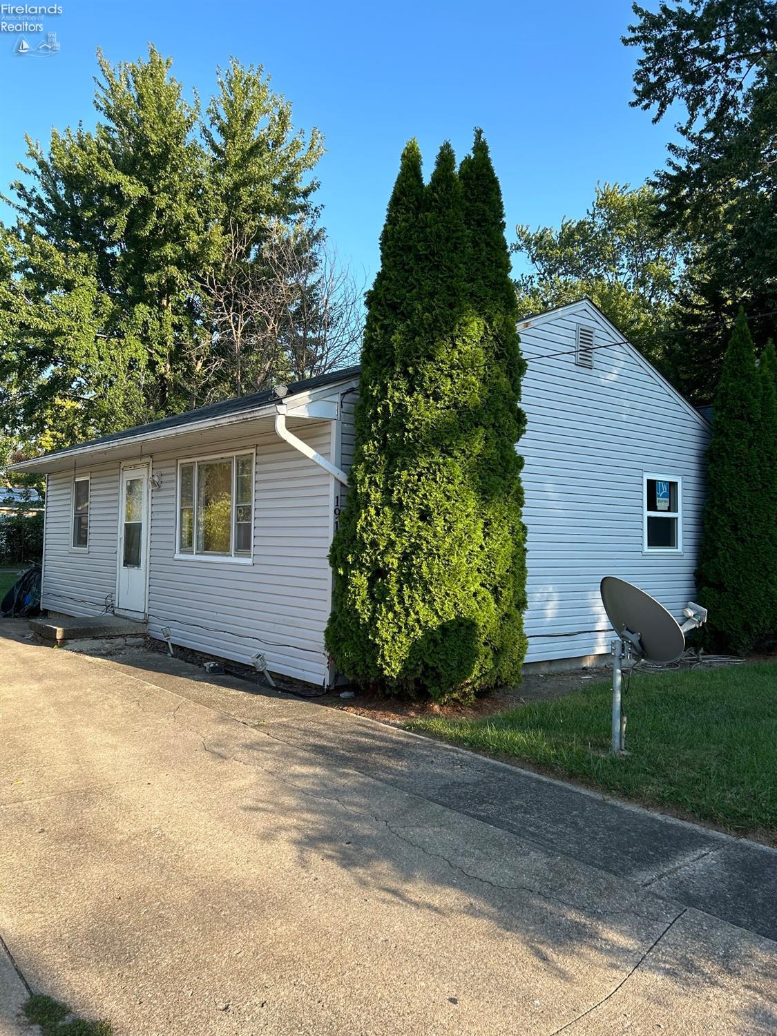 Pearl St, Sandusky, OH 44870