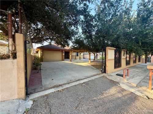 305 Elias Lopez St, Rio Grande City, TX, 78582-6589 | Card Image