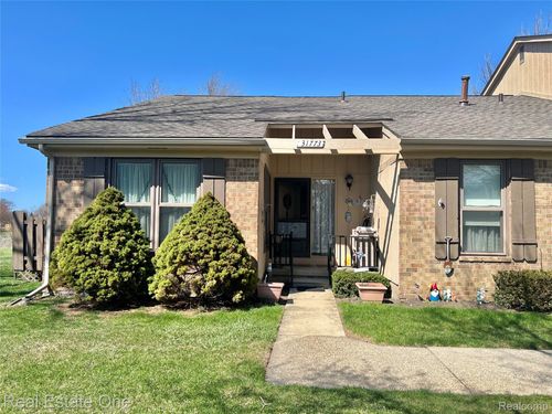 113-31773 Ivy Lane Lane, Warren, MI, 48093 | Card Image