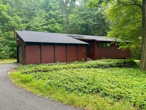 15 Red Fox Ln, Amherst, MA, 01002-2814 | Card Image