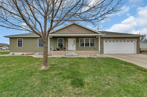 2208 23rd St Sw, Willmar, MN, 56201-4964 | Card Image