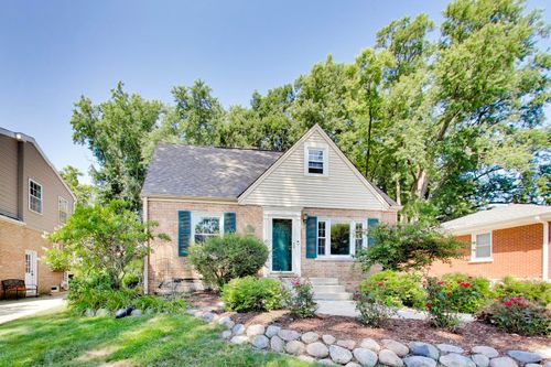 708 N Summit Street, Wheaton, IL, 60187 | Card Image
