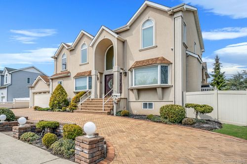 1218 Centre St, Hewlett, NY, 11557-1134 | Card Image