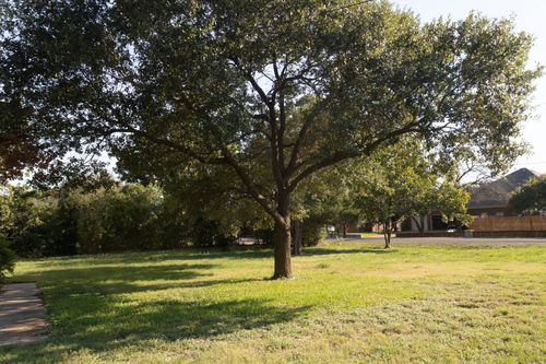 210 W Ward Dr, Robinson, TX, 76706-5657 | Card Image