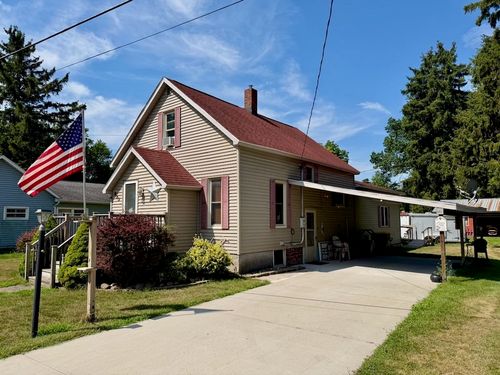 623 N Line St, Chesaning, MI, 48616-1134 | Card Image