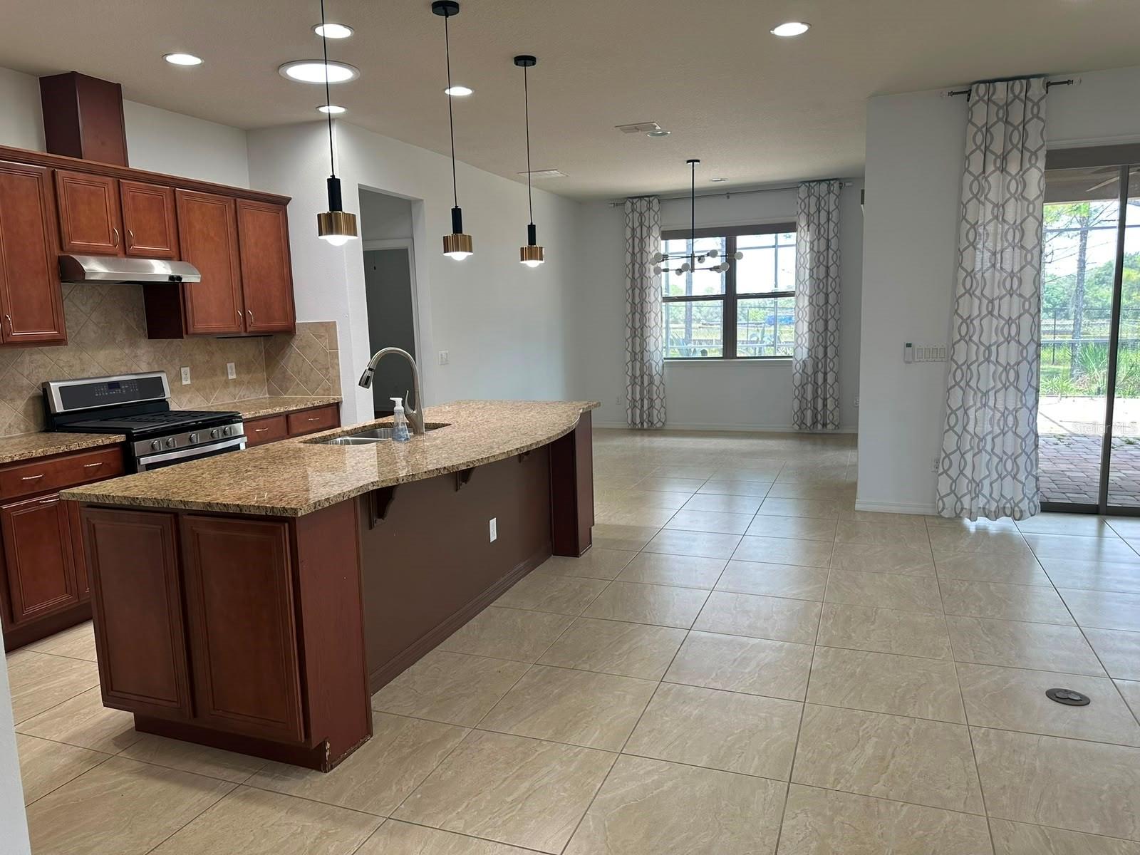 Residential in DAVENPORT 5