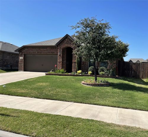 264 Cattlemans Trl, Saginaw, TX, 76131-5243 | Card Image