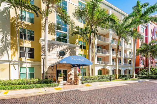 622-806 E Windward Way, Lantana, FL, 33462-8011 | Card Image