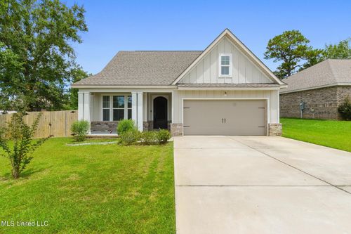 10545 W Landon Green Cir, Gulfport, MS, 39503-5028 | Card Image