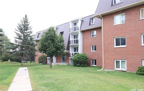 44-51 Centennial St, Regina, SK, S4S6P8 | Card Image