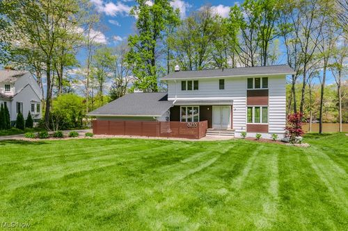 8733 Lake Forest Trl, Chagrin Falls, OH, 44023-5645 | Card Image