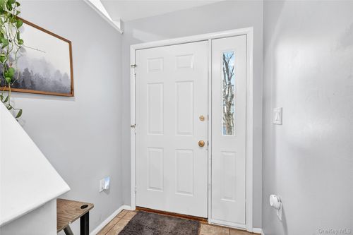 16 Village Grn, Bardonia, NY, 10954-2019 | Card Image