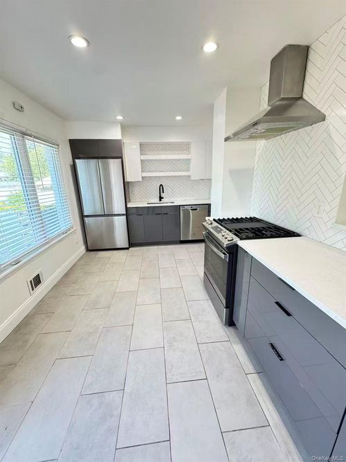 8936 90th St, Woodhaven, NY, 11421-2618 | Card Image