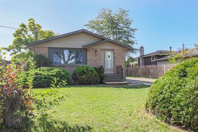 125 Meredith Dr, Home with 3 bedrooms, 2 bathrooms and 6 parking in Saint Catharines ON | Image 1