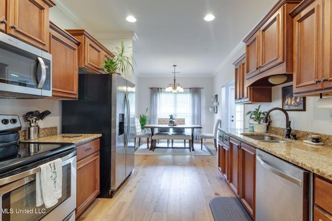 stainless appliances | Image 15