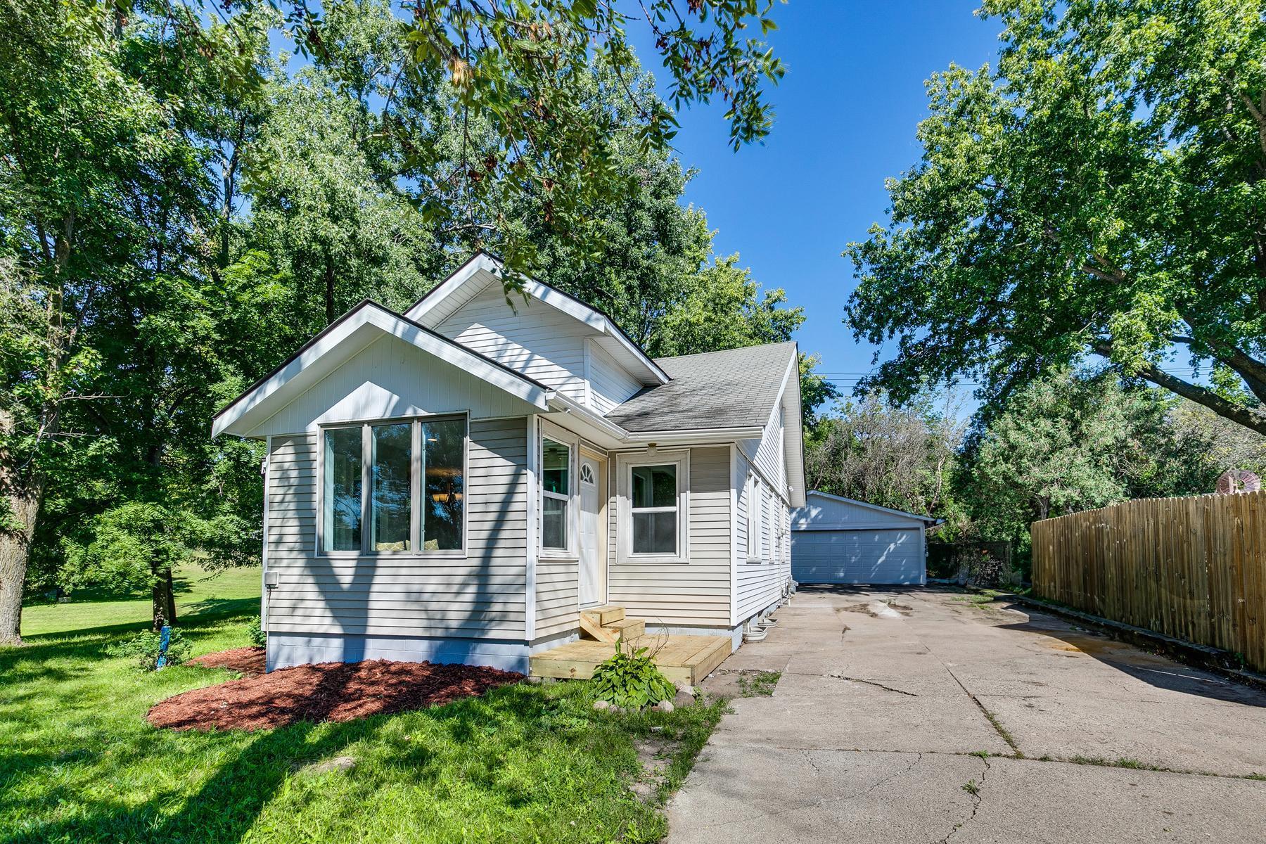 White Dr, Prior Lake, MN 55372