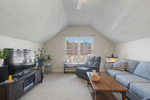 877 Glenraven Dr, Clarksville, TN, 37043-8277 | Card Image