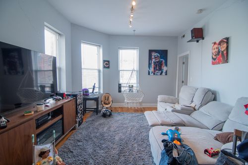 2f-1358 N Artesian Ave, Chicago, IL, 60622-3120 | Card Image