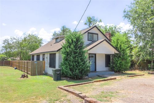 1902 Miller Ave, Bryan, TX, 77801-1323 | Card Image