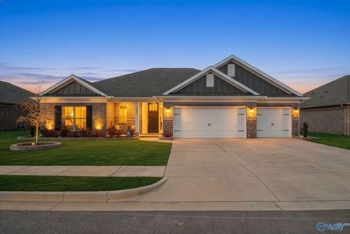 218 John Clift Cir, Madison, AL, 35757-6437 | Card Image