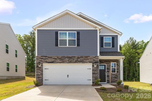 1334 37th Avenue Ln Ne, Hickory, NC, 28601-9692 | Card Image