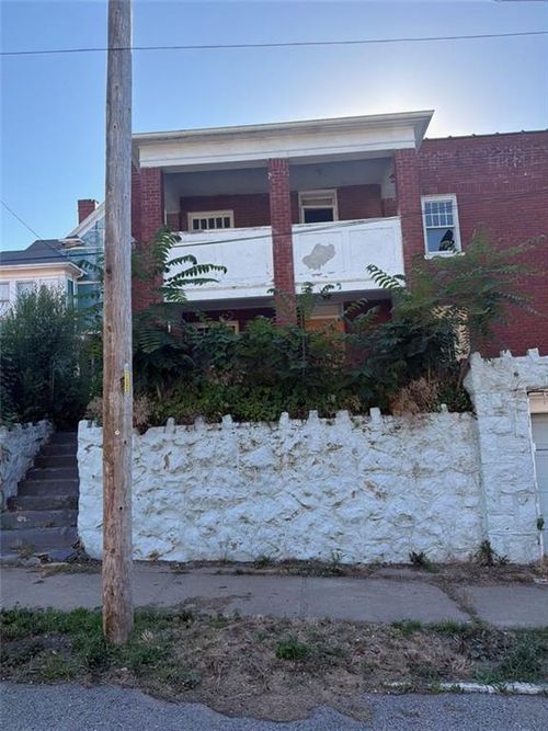1110 N 11th St, Saint Joseph, MO, 64501-1405 | Card Image