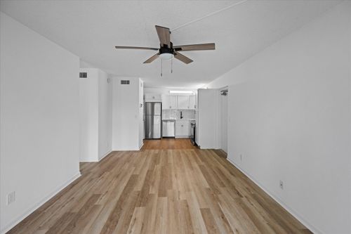 c2-1113 Green Pine Blvd, West Palm Beach, FL, 33409-7081 | Card Image
