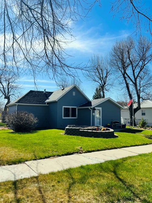 611 S Illinois St, Conrad, MT, 59425-2213 | Card Image