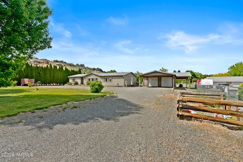 2005 S Naches Rd, Yakima, WA, 98908-9403 | Card Image