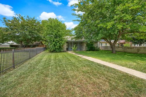 9661 Limestone Dr, Dallas, TX, 75217-2736 | Card Image