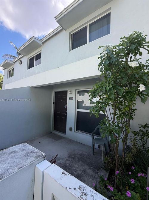 433-1969 Nw 5th Pl, Miami, FL, 33136-1242 | Card Image