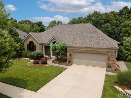 550 Autumn Oaks Dr, Ellisville, MO, 63021-5988 | Card Image