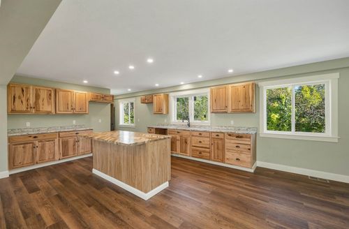 12 Lacourse Street, Plymouth, NH, 03264 | Card Image
