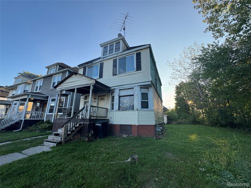 5865 Seneca St, Detroit, MI, 48213-2507 | Card Image