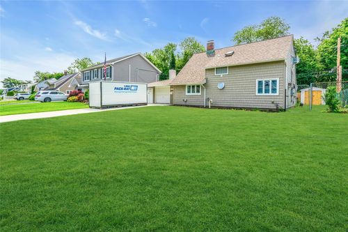 246 Willowood Dr, Wantagh, NY, 11793-1224 | Card Image