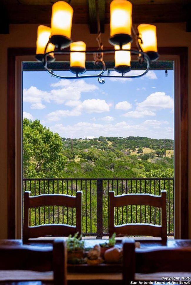 112 Juniper Pt, House other with 4 bedrooms, 5 bathrooms and null parking in Ingram TX | Image 14