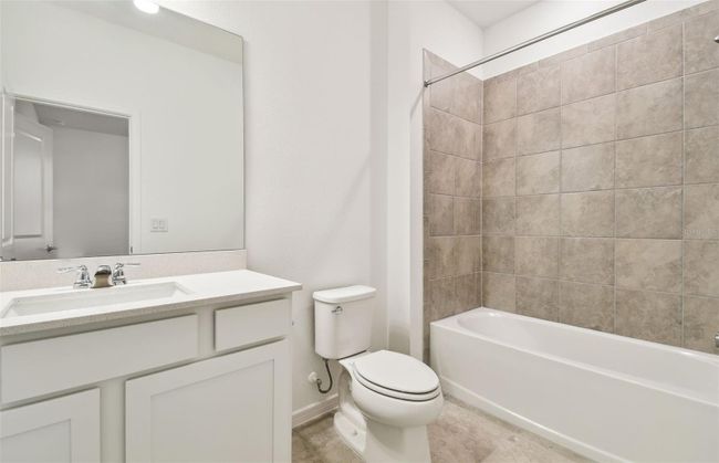Private Full Bath off Bedroom 3 | Image 18