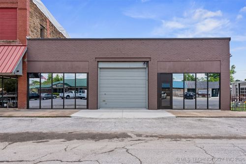 18 W Commercial St, Inola, OK, 74036-3531 | Card Image