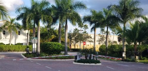 1765-1765 Nw 124th Pl, Pembroke Pines, FL, 33028-2631 | Card Image