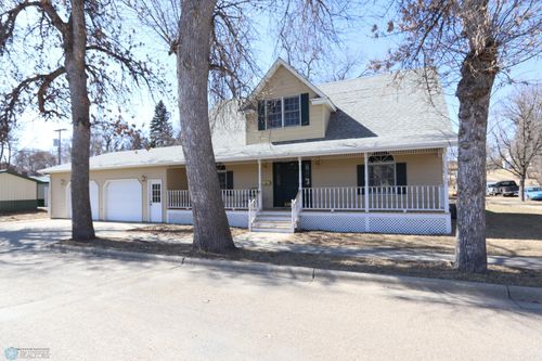 202 Cleveland St, Enderlin, ND, 58027-1120 | Card Image