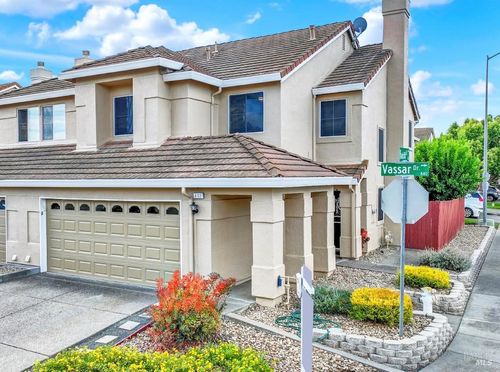 832 Vassar Drive, Vacaville, CA, 95687 | Card Image