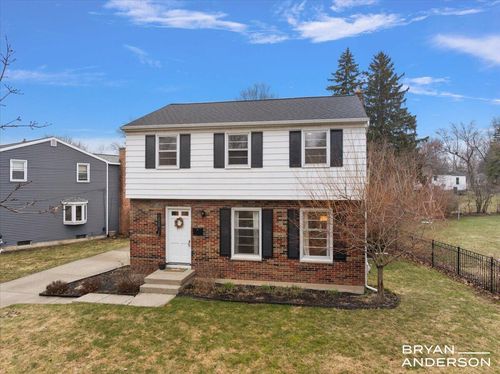 1829 Lonsdale Dr, Grand Rapids, MI, 49503-3826 | Card Image