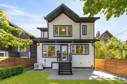 2 - 683 W 19 Th Ave, Home with 3 bedrooms, 3 bathrooms and 2 parking in Vancouver BC | Card Image