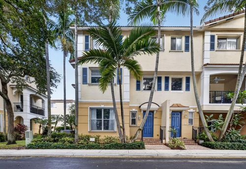 2899 S Greenleaf Cir, Boynton Beach, FL, 33426-8661 | Card Image